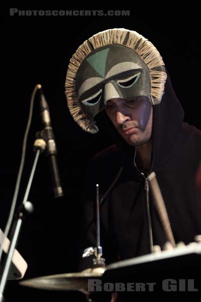 SBTRKT - 2011-04-14 - PARIS - Point Ephemere - 